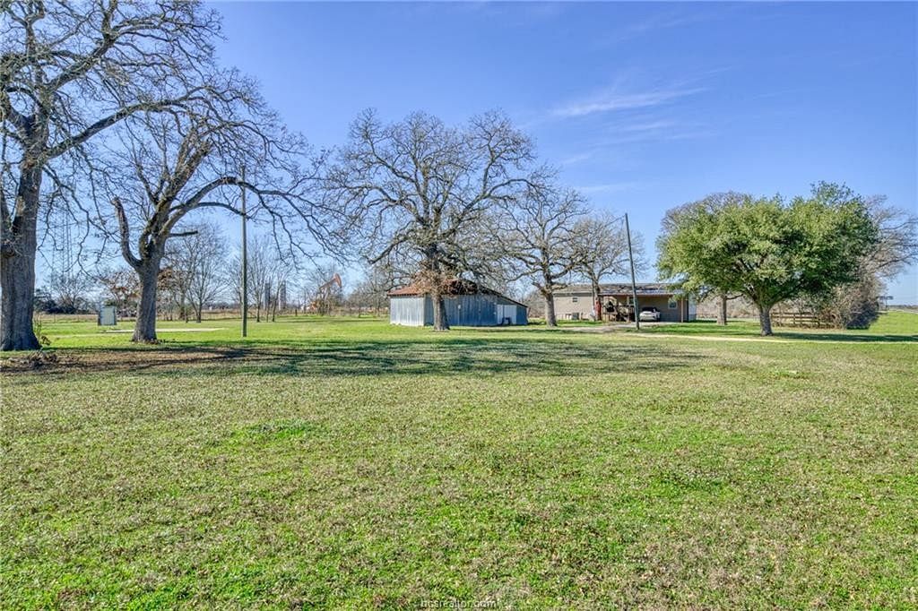 7.2 Acres of Improved Mixed-Use Land for Sale in Madisonville, Texas
