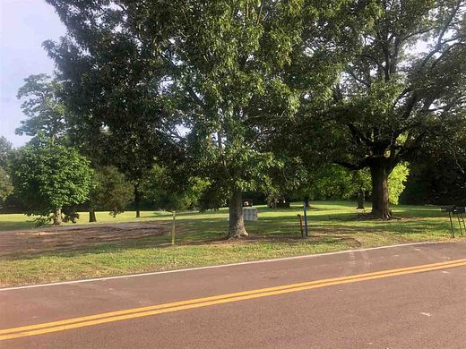 3.4 Acres of Commercial Land for Sale in Savannah, Tennessee
