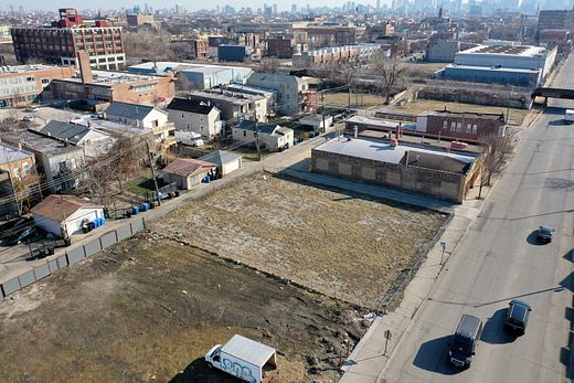 0.28 Acres of Commercial Land for Sale in Chicago, Illinois
