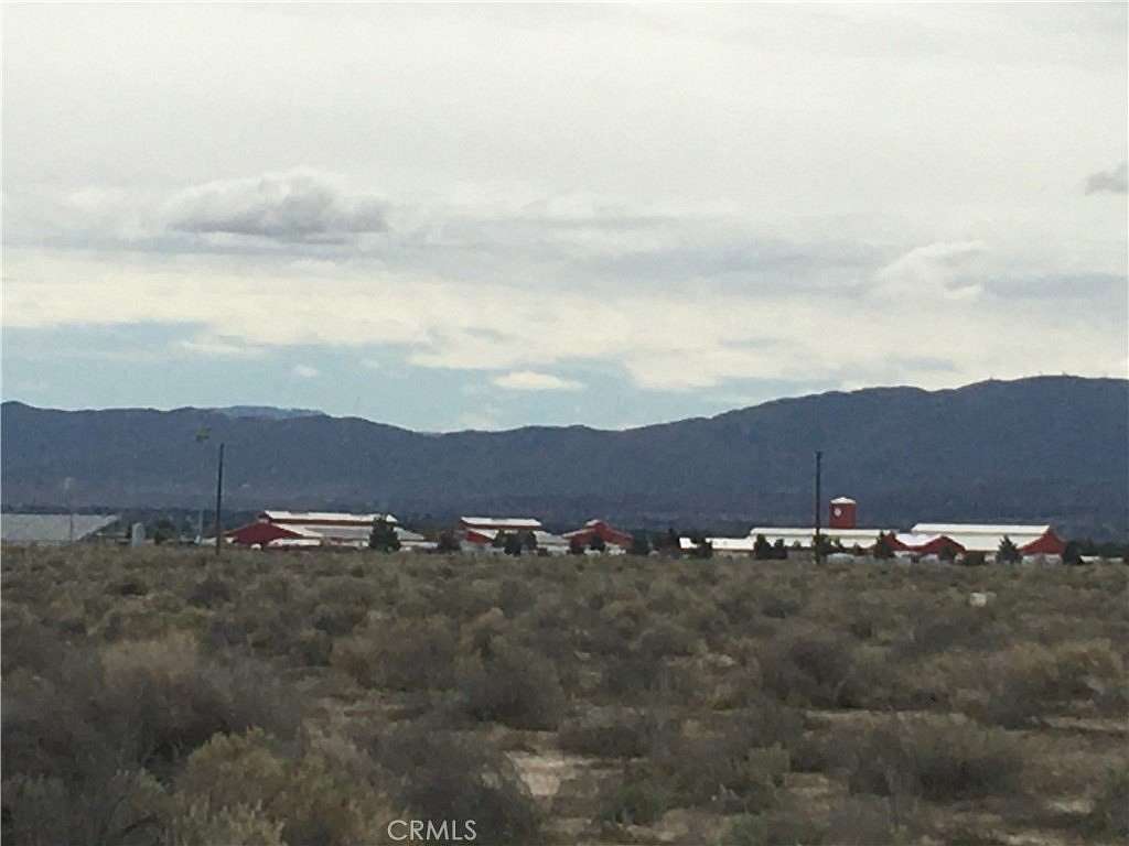 5 Acres of Land for Sale in Lancaster, California