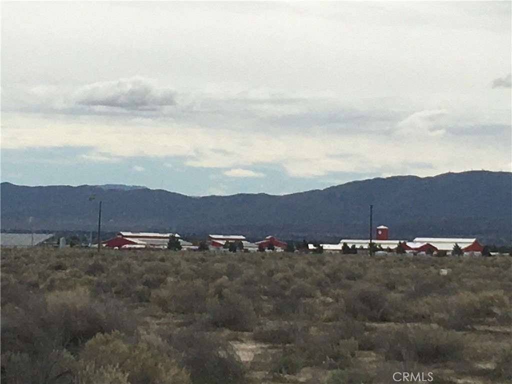 5 Acres of Land for Sale in Lancaster, California