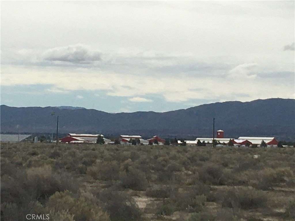 5 Acres of Land for Sale in Lancaster, California