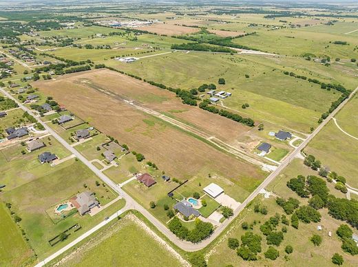 1.057 Acres of Residential Land for Sale in Hillsboro, Texas