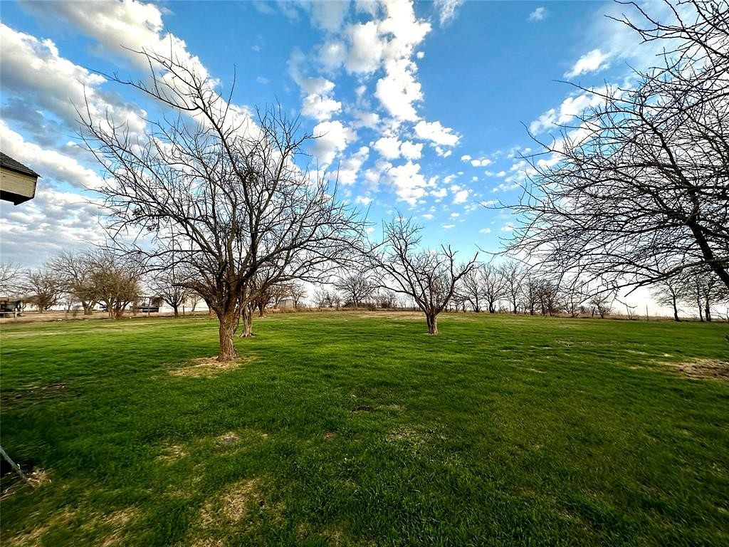 2 Acres of Improved Residential Land for Sale in Rhome, Texas