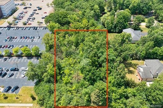 1.25 Acres of Residential Land for Sale in Franklin, Michigan