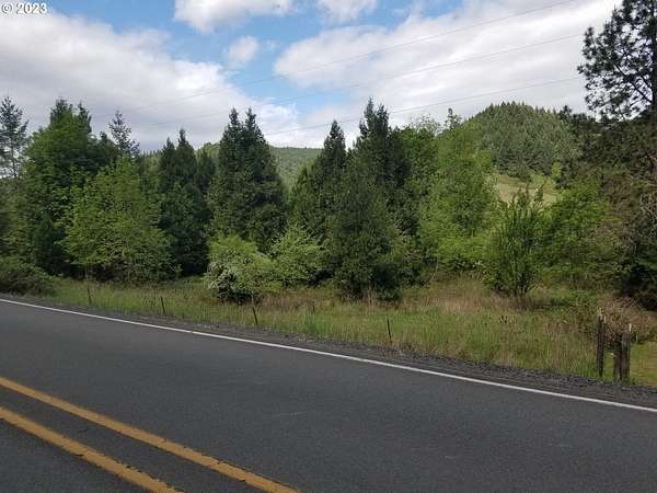 5.78 Acres of Land for Sale in Winston, Oregon