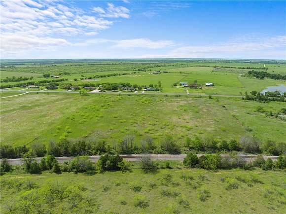 10 Acres of Land for Sale in Groesbeck, Texas