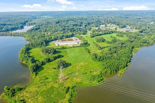 48 Acres of Agricultural Land for Sale in Dover, Tennessee