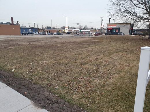0.35 Acres of Commercial Land for Sale in Plano, Illinois