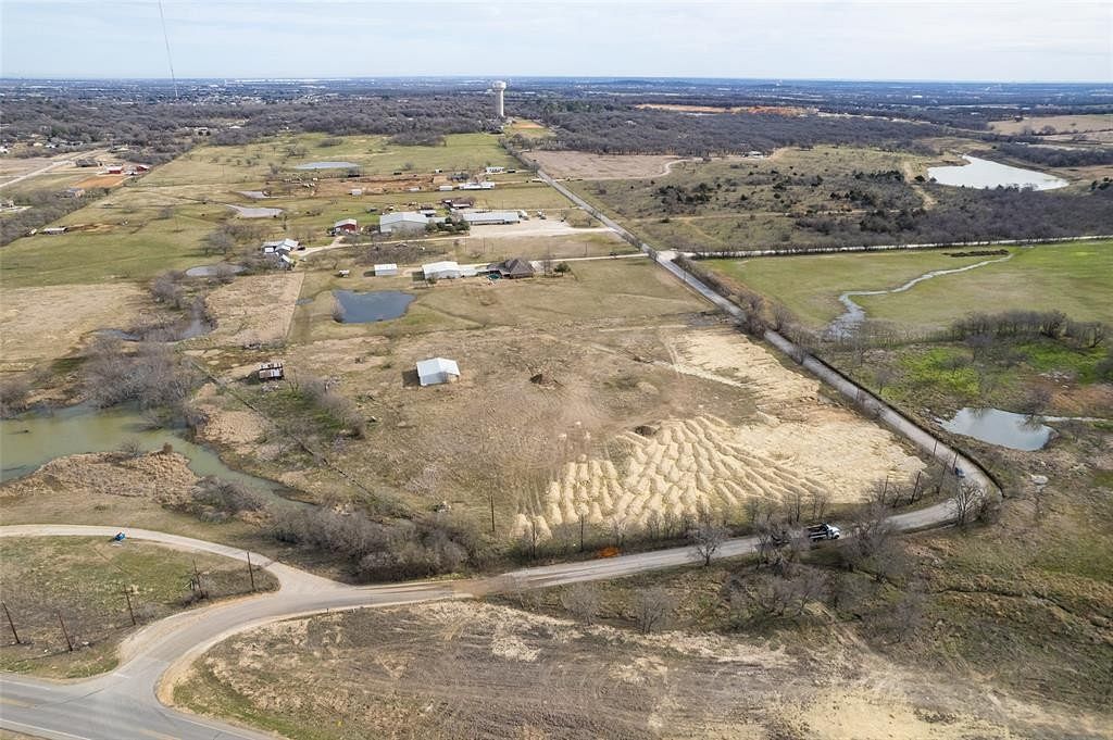 7 Acres of Land for Sale in Burleson, Texas