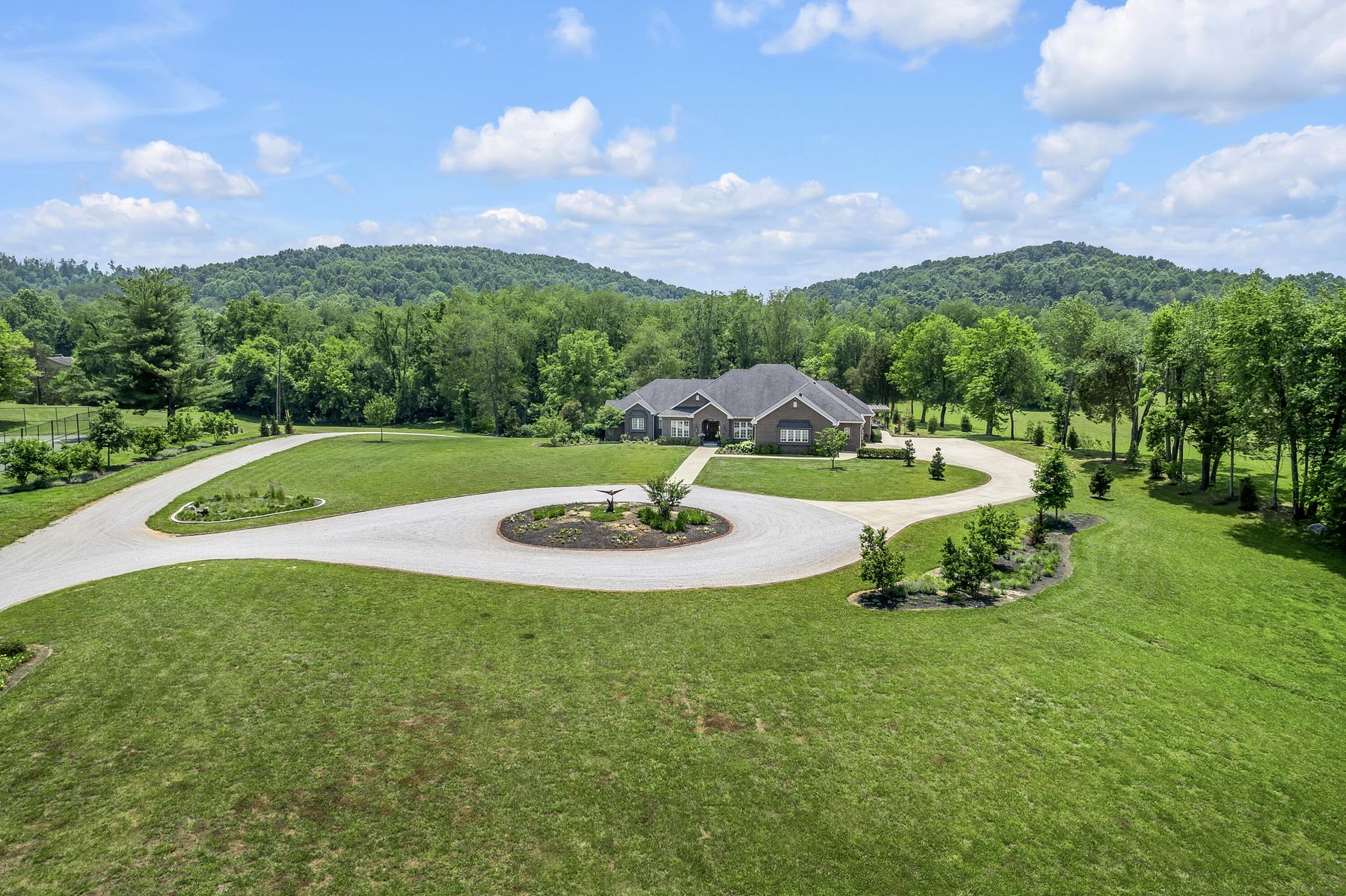 7.6 Acres of Land with Home for Sale in Somerset, Kentucky