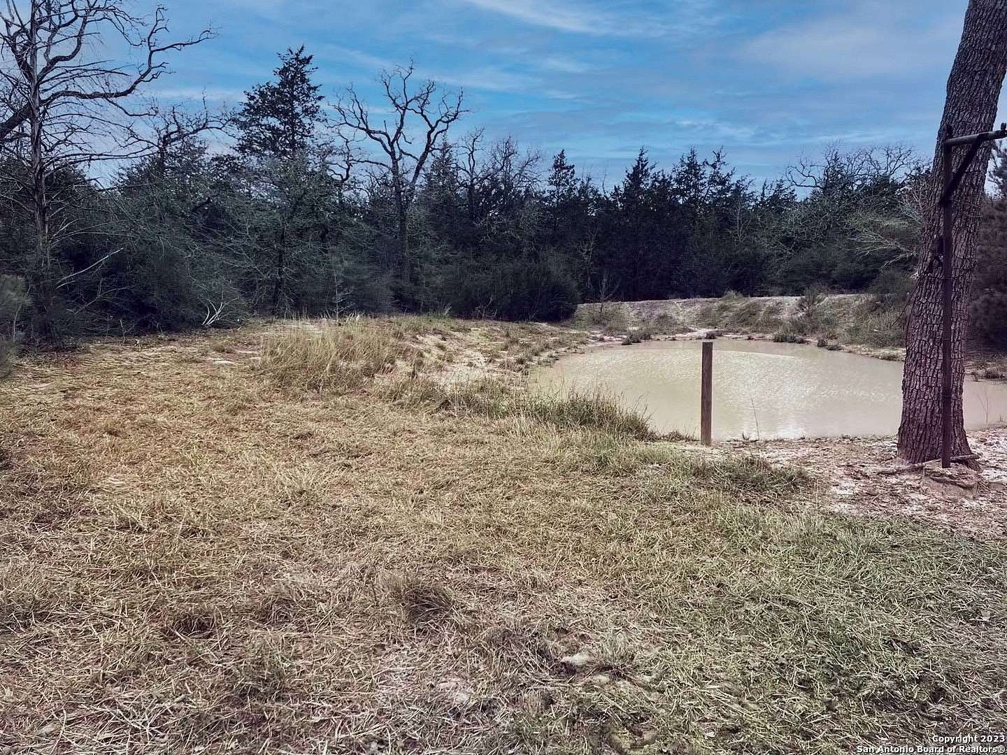 10 Acres of Land for Sale in Luling, Texas