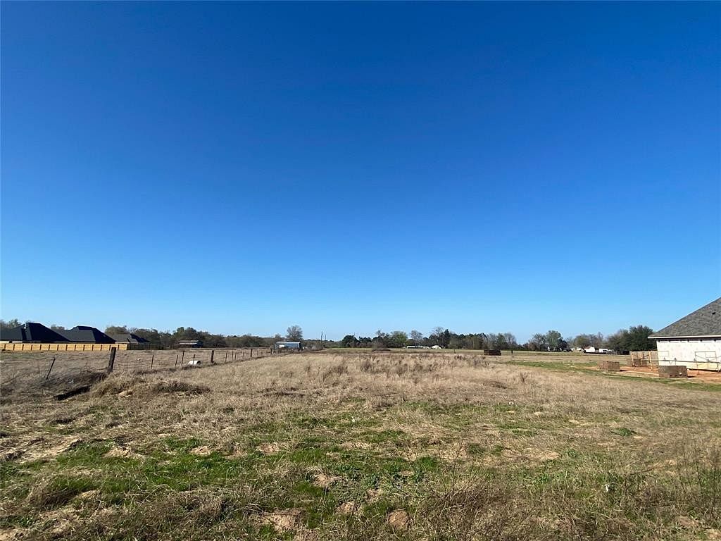 1.4 Acres of Land for Sale in Lindale, Texas