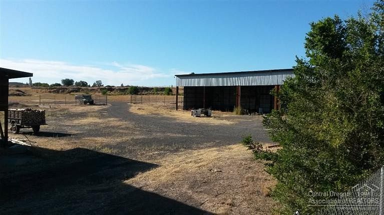 28.1 Acres of Commercial Land for Sale in Prineville, Oregon
