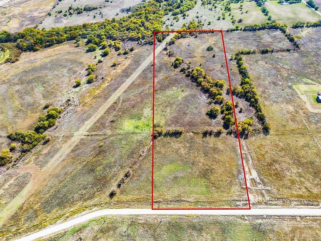 10 Acres of Residential Land for Sale in Hillsboro, Texas