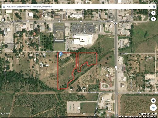 9.1 Acres of Improved Mixed-Use Land for Sale in Pleasanton, Texas