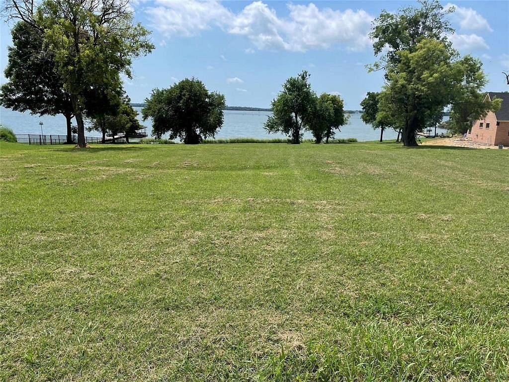 1.2 Acres of Residential Land for Sale in Corsicana, Texas