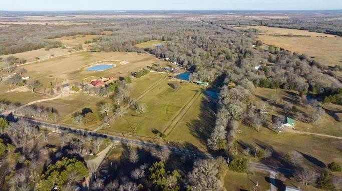 132.572 Acres of Land with Home for Sale in Ravenna, Texas