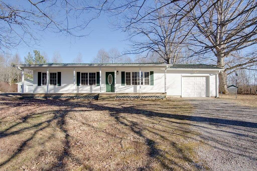 6.5 Acres of Residential Land with Home for Sale in Smithville, Tennessee