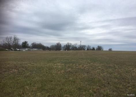 7 Acres of Residential Land for Sale in Virden, Illinois