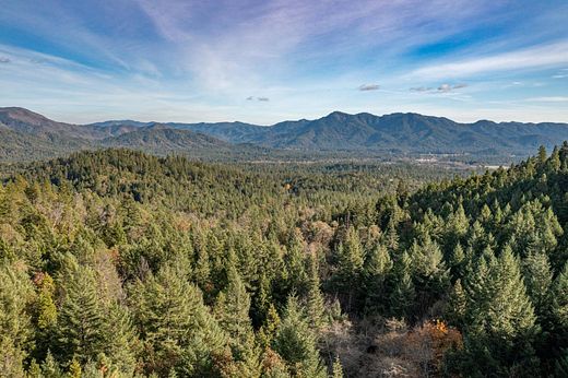 34 Acres of Recreational Land with Home for Sale in Rogue River, Oregon