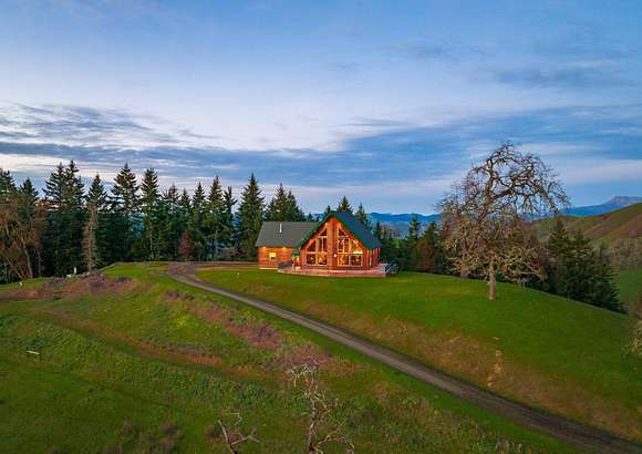 160 Acres of Recreational Land with Home for Sale in Roseburg, Oregon