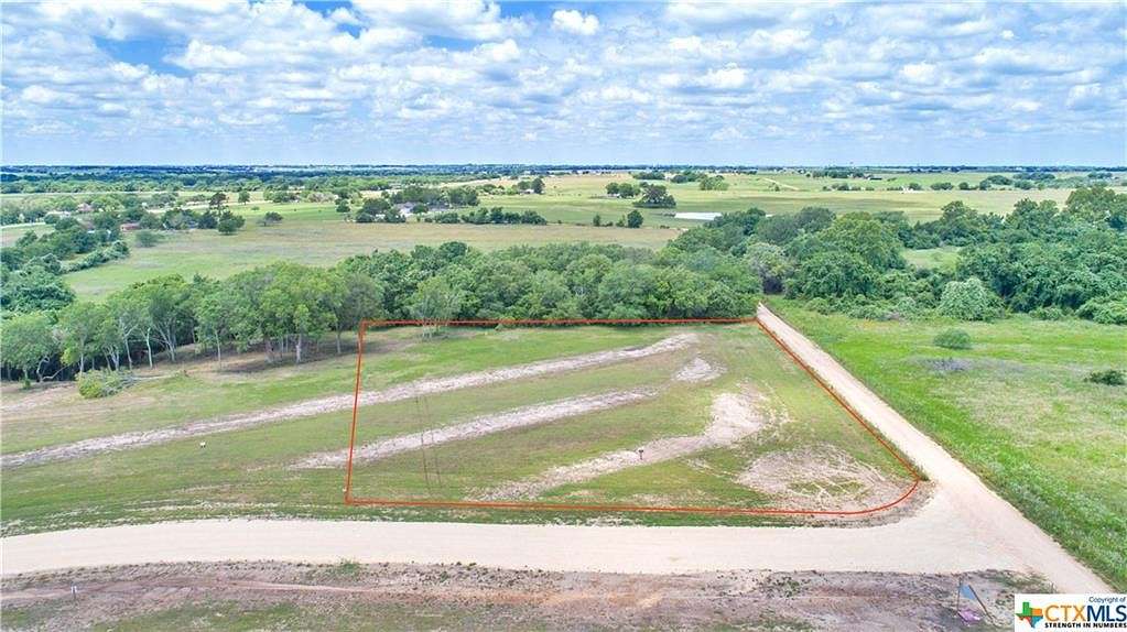 1.5 Acres of Residential Land for Sale in Shiner, Texas
