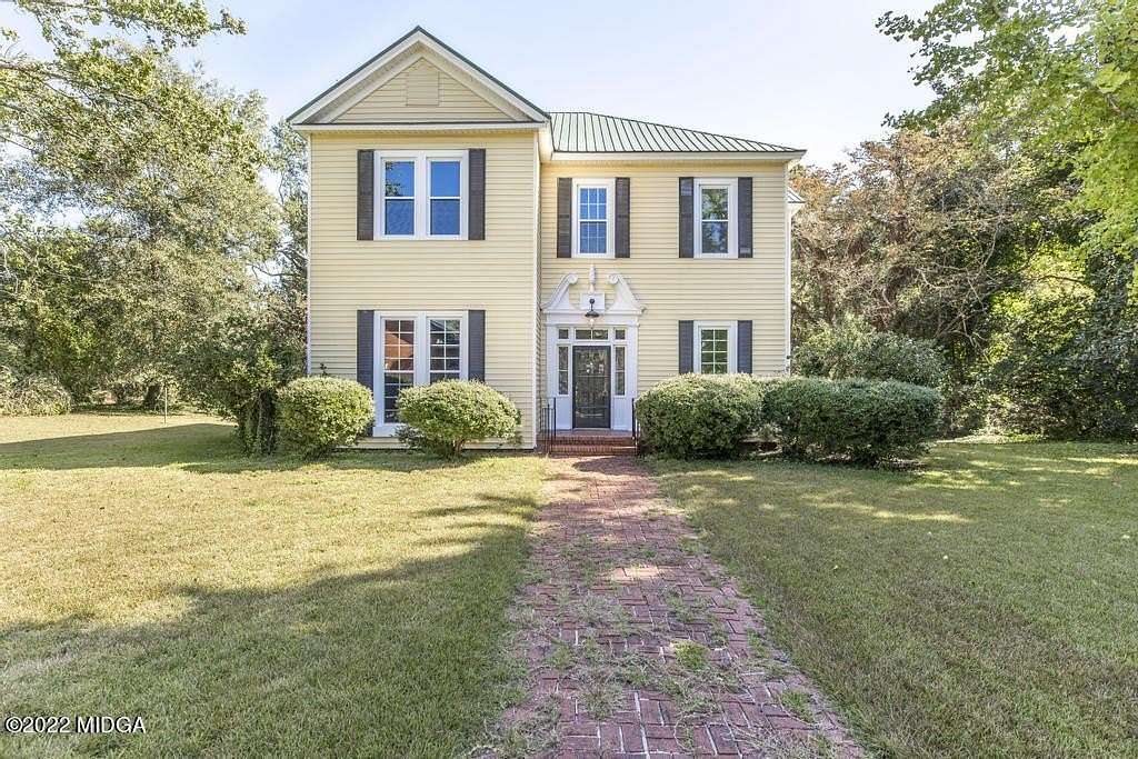 2.32 Acres of Land with Home for Sale in Haddock, Georgia