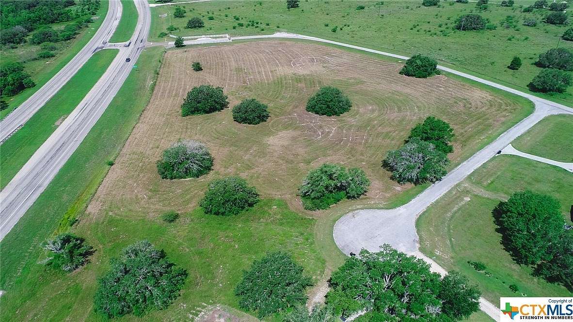 1.14 Acres of Residential Land for Sale in Victoria, Texas