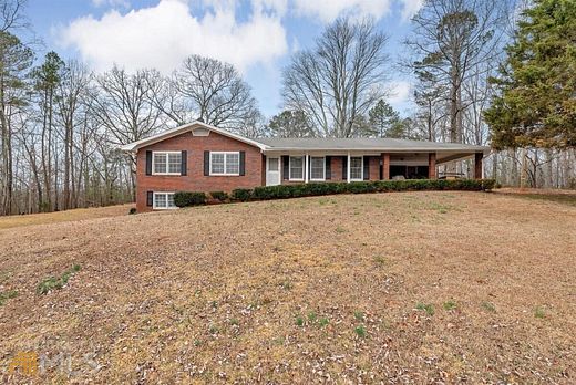 8.6 Acres of Residential Land with Home for Sale in Flowery Branch, Georgia