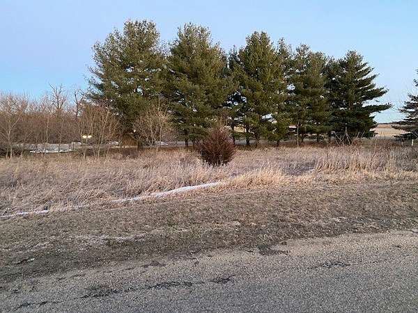 0.89 Acres of Residential Land for Sale in Dixon, Illinois