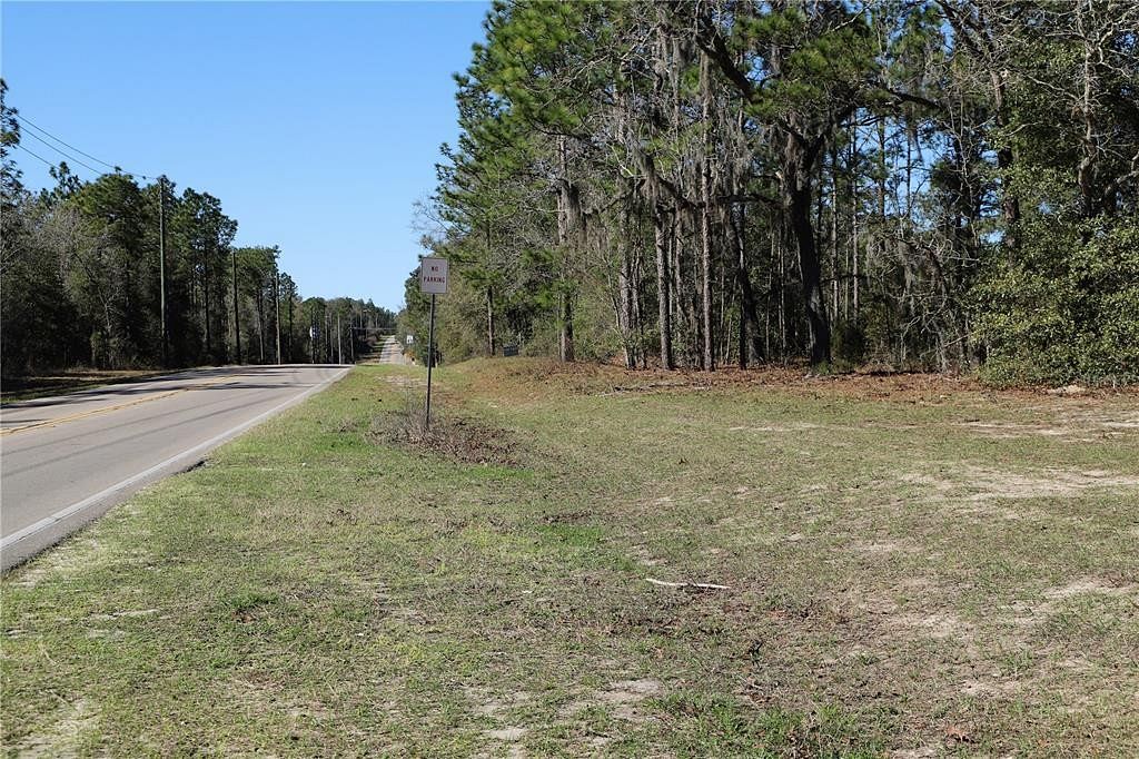 2.5 Acres of Mixed-Use Land for Sale in Interlachen, Florida