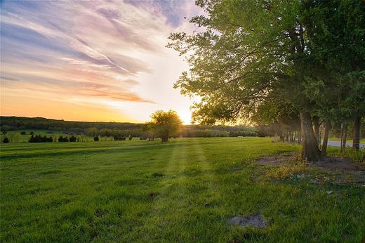 43 Acres of Agricultural Land for Sale in Whitewright, Texas