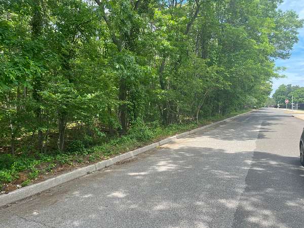 4 Acres of Residential Land for Sale in Holtsville, New York