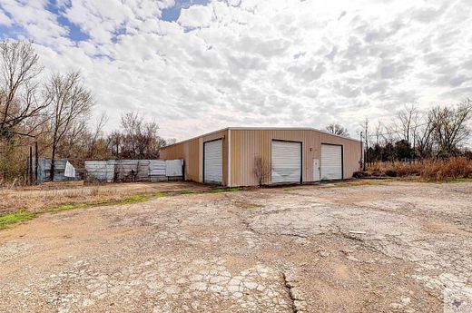 31.7 Acres of Improved Commercial Land for Sale in Texarkana, Arkansas