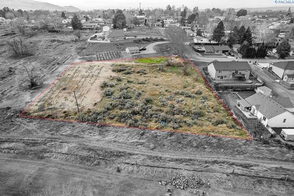 1.3 Acres of Residential Land for Sale in Benton City, Washington