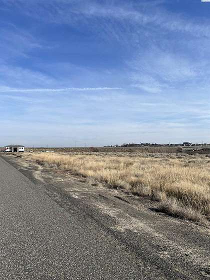 1.5 Acres of Commercial Land for Sale in Kennewick, Washington