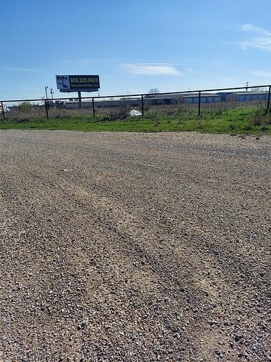 5.7 Acres of Improved Commercial Land for Sale in Hamilton, Texas