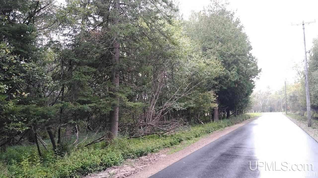 0.74 Acres of Residential Land for Sale in Gladstone, Michigan
