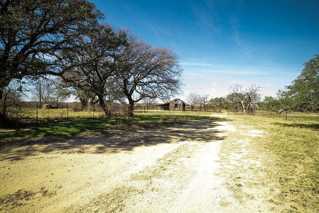 20 Acres of Agricultural Land for Sale in Hamilton, Texas