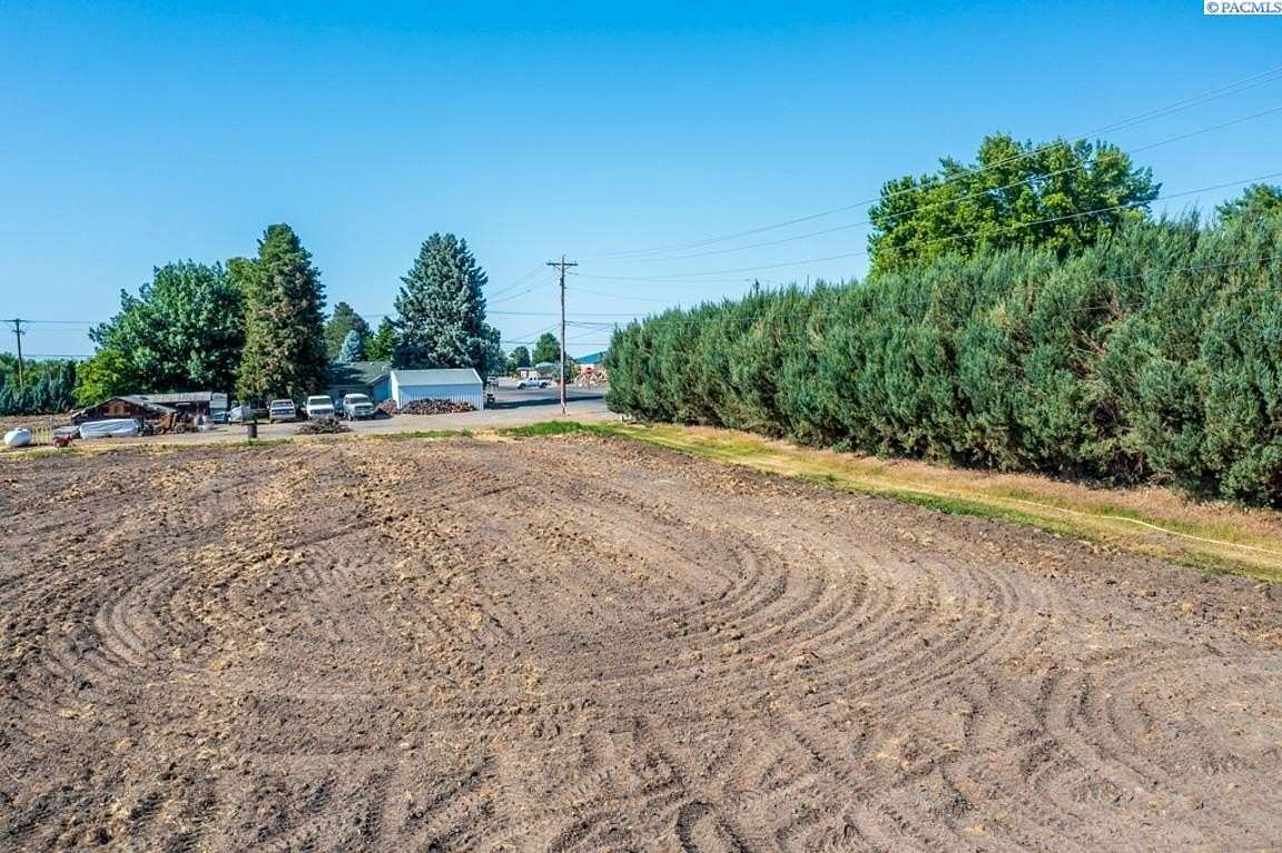 2 Acres of Land for Sale in Burbank, Washington