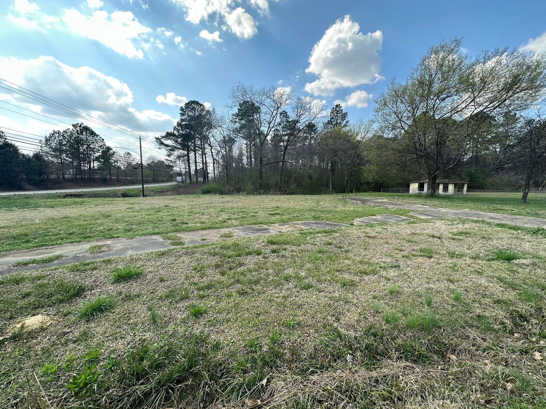 0.7 Acres of Land for Sale in Jasper, Alabama