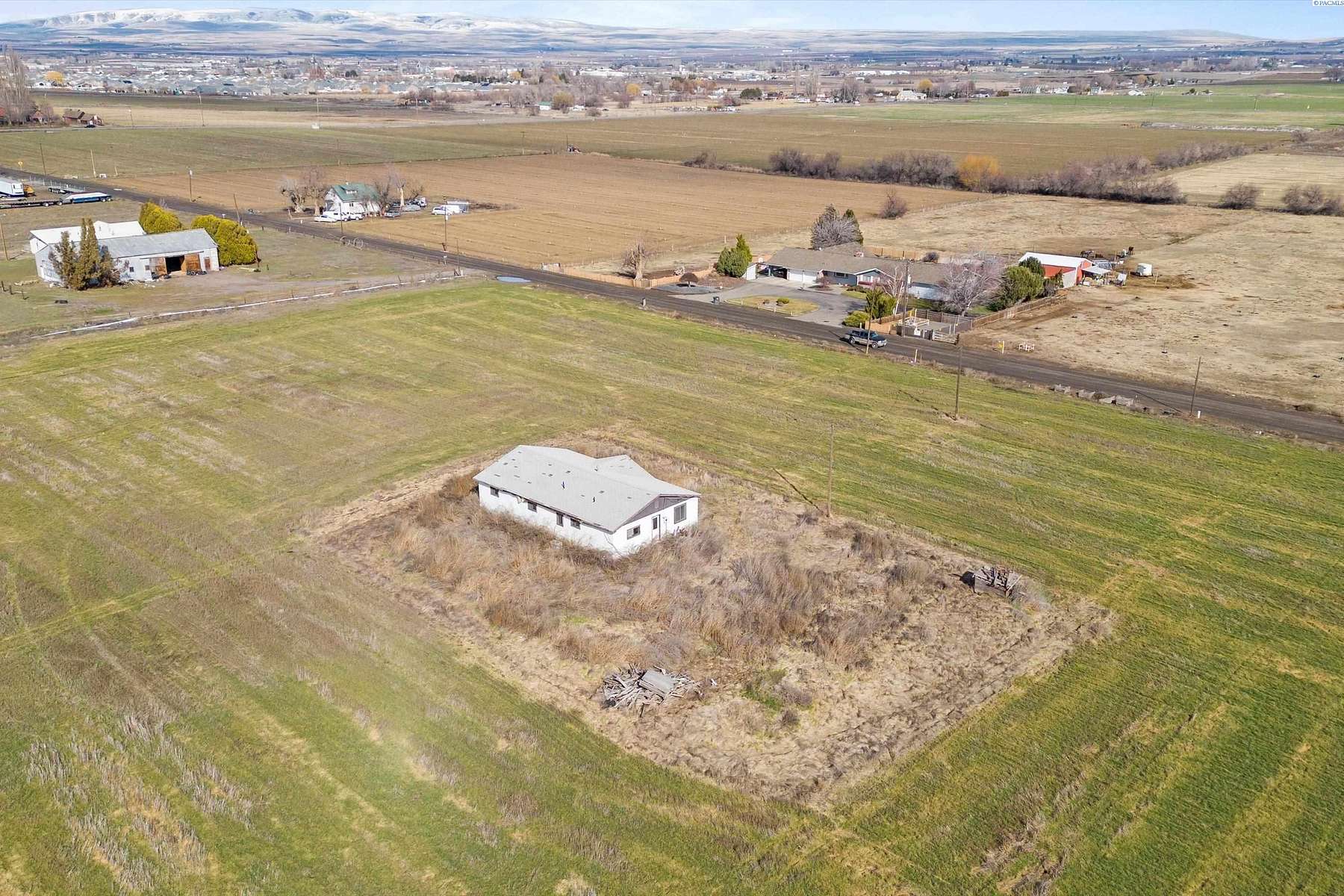 32.9 Acres of Land for Sale in Sunnyside, Washington
