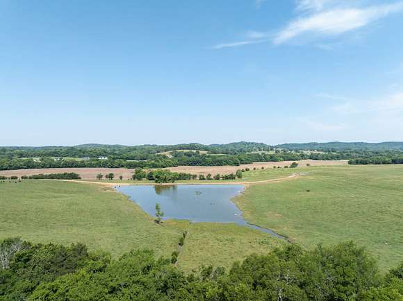 532.26 Acres of Recreational Land & Farm for Sale in Columbia, Tennessee