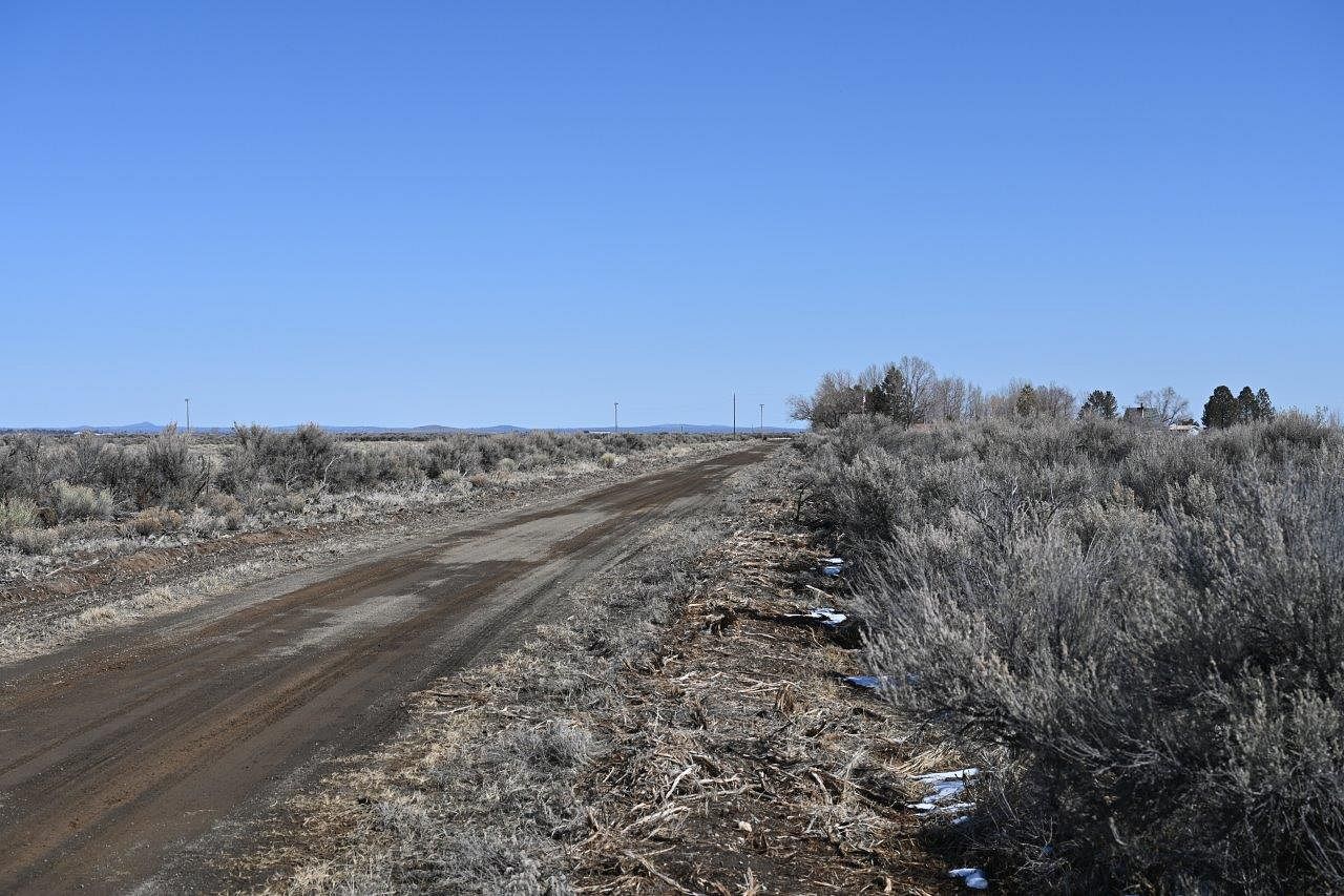 0.98 Acres of Residential Land for Sale in Christmas Valley, Oregon