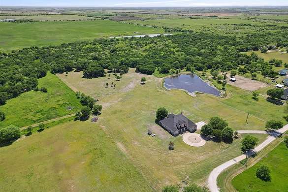 27.3 Acres of Land with Home for Sale in Tioga, Texas