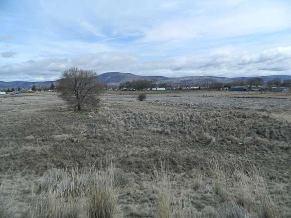 6.22 Acres of Commercial Land for Sale in Klamath Falls, Oregon