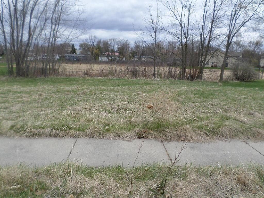 1.3 Acres of Residential Land for Sale in Mauston, Wisconsin