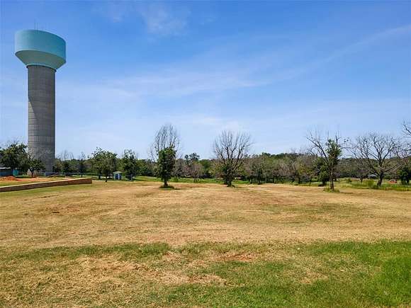 0.949 Acres of Residential Land for Sale in Granbury, Texas