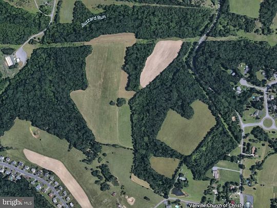 86 Acres of Agricultural Land for Sale in Martinsburg, West Virginia